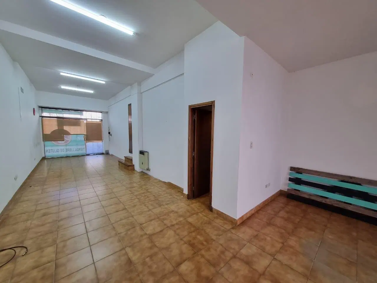 VENTA LOCAL COMERCIAL EN LA PERLA 4
