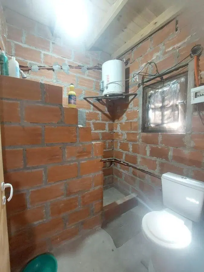 VENTA DE LOTE CON CASA 1 AMBIENTE EN CHAPADMALAL MAR 5