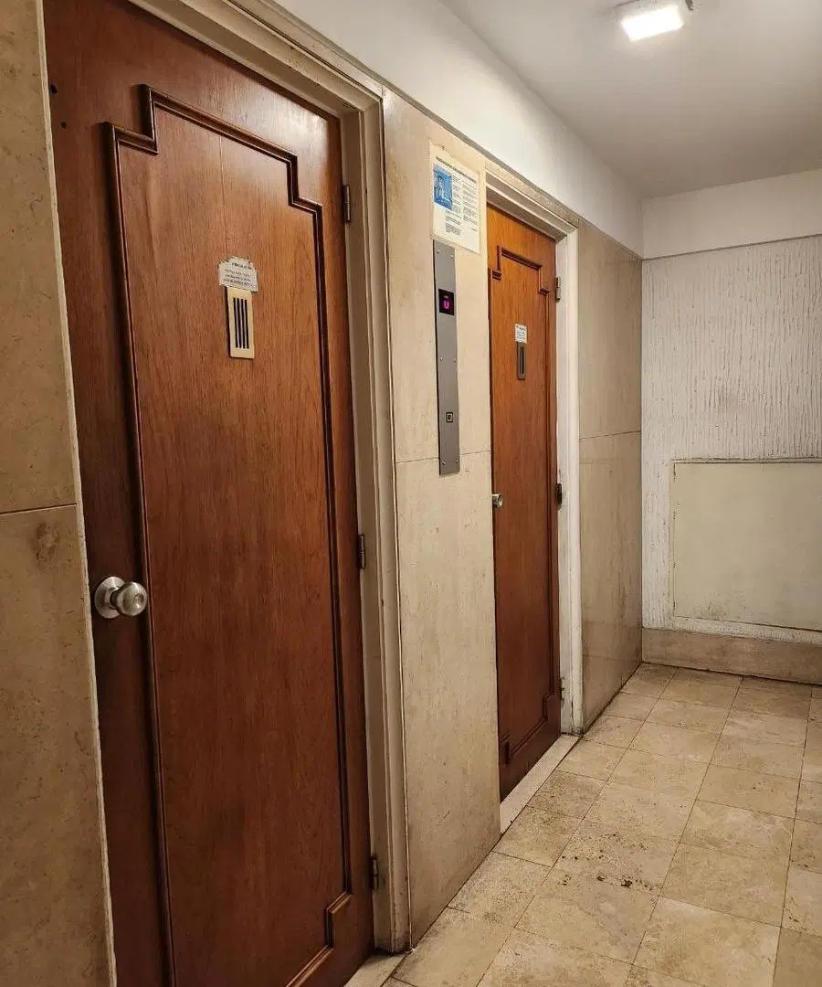 Semipiso 3 ambientes en La Perla con balcón y detalles de categoría 3