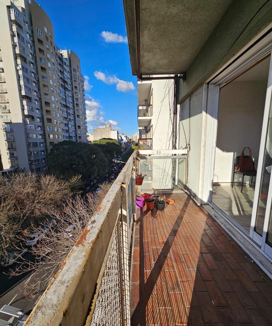 Foto de Departamento 3 ambientes con Balcon vista y sol en Almagro, imagen 1