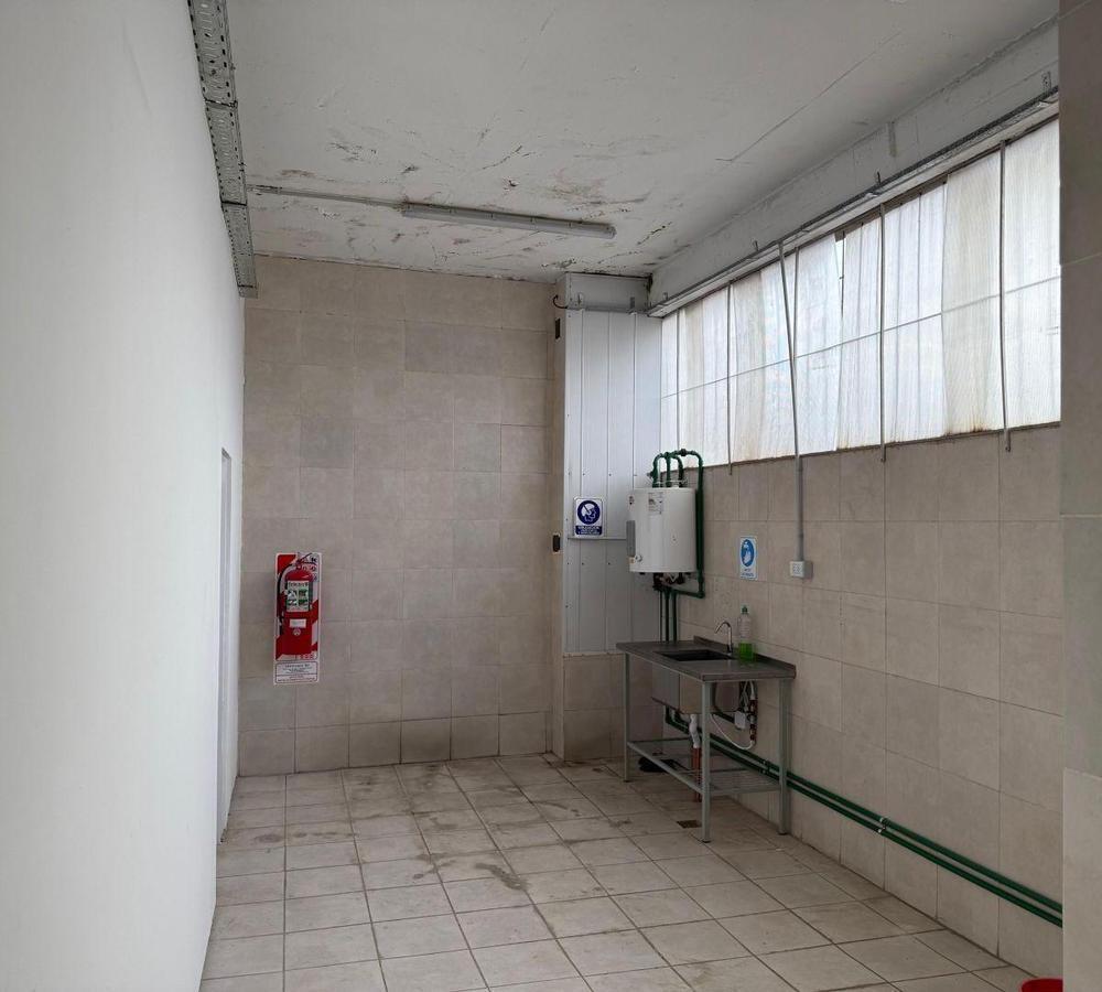 Foto de ALQUILER GALPON IDEAL FABRICA ELABORACION A MTS DE AV. CHAMPAGNAT, imagen 5