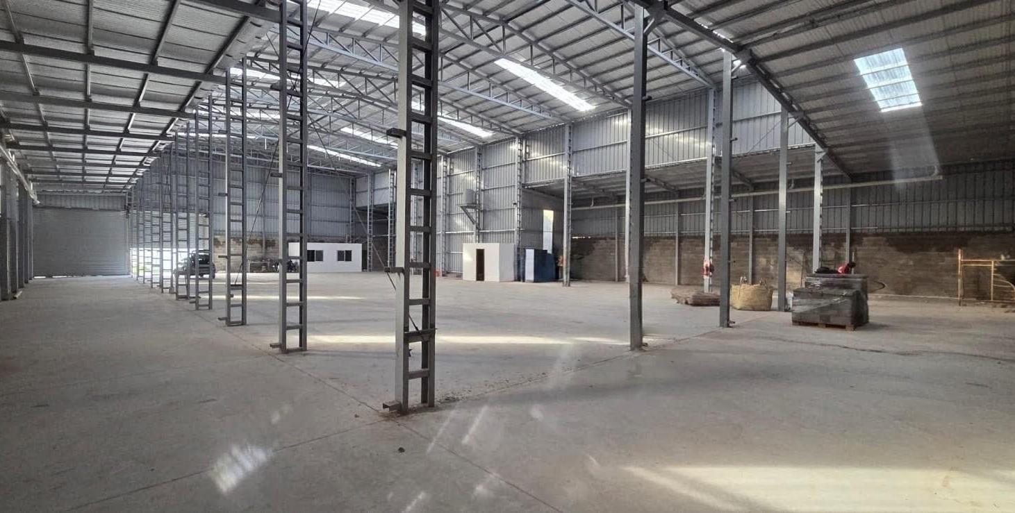 Foto de VENTA GALPON - NAVE INDUSTRIAL 1200 M2 SOBRE RUTA 88, imagen 4