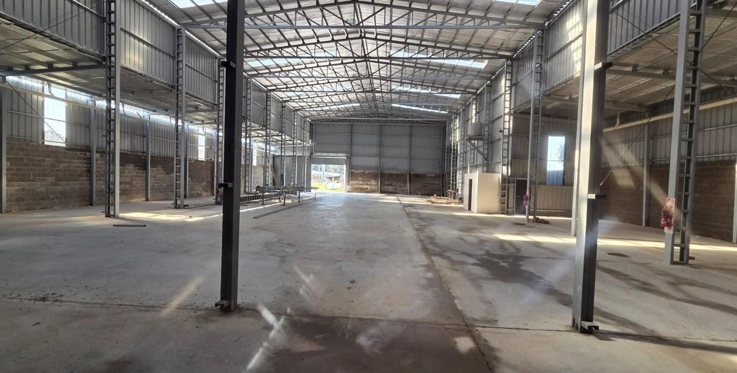 Foto de VENTA GALPON - NAVE INDUSTRIAL 1200 M2 SOBRE RUTA 88, imagen 2