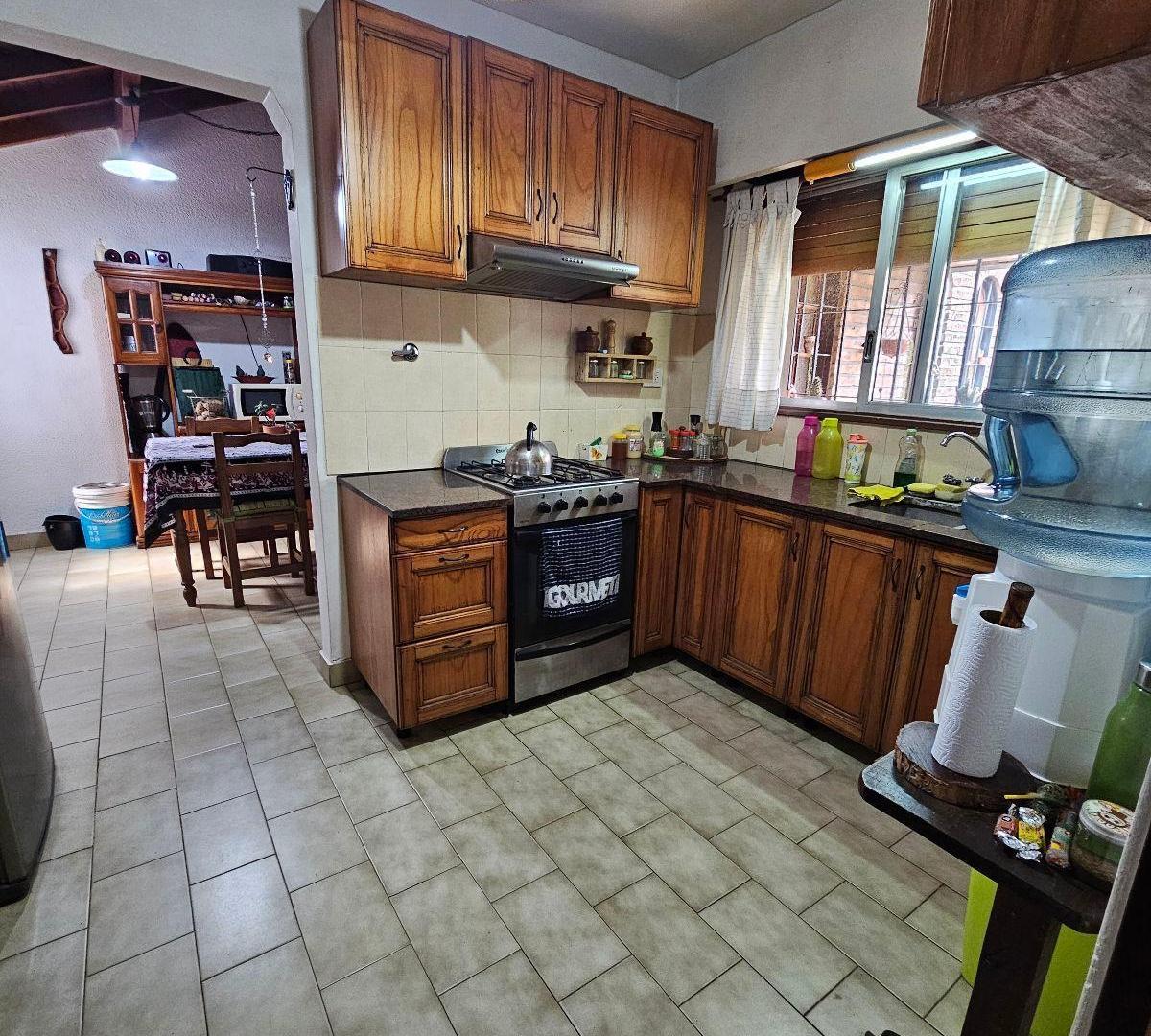 Foto de Chalet de 3 ambientes en impecable estado Hurlingham a metros de, imagen 3