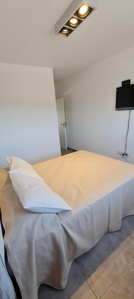 Foto de Casa Duplex Amoblada en Alquiler- La Calandria zona sur, imagen 2