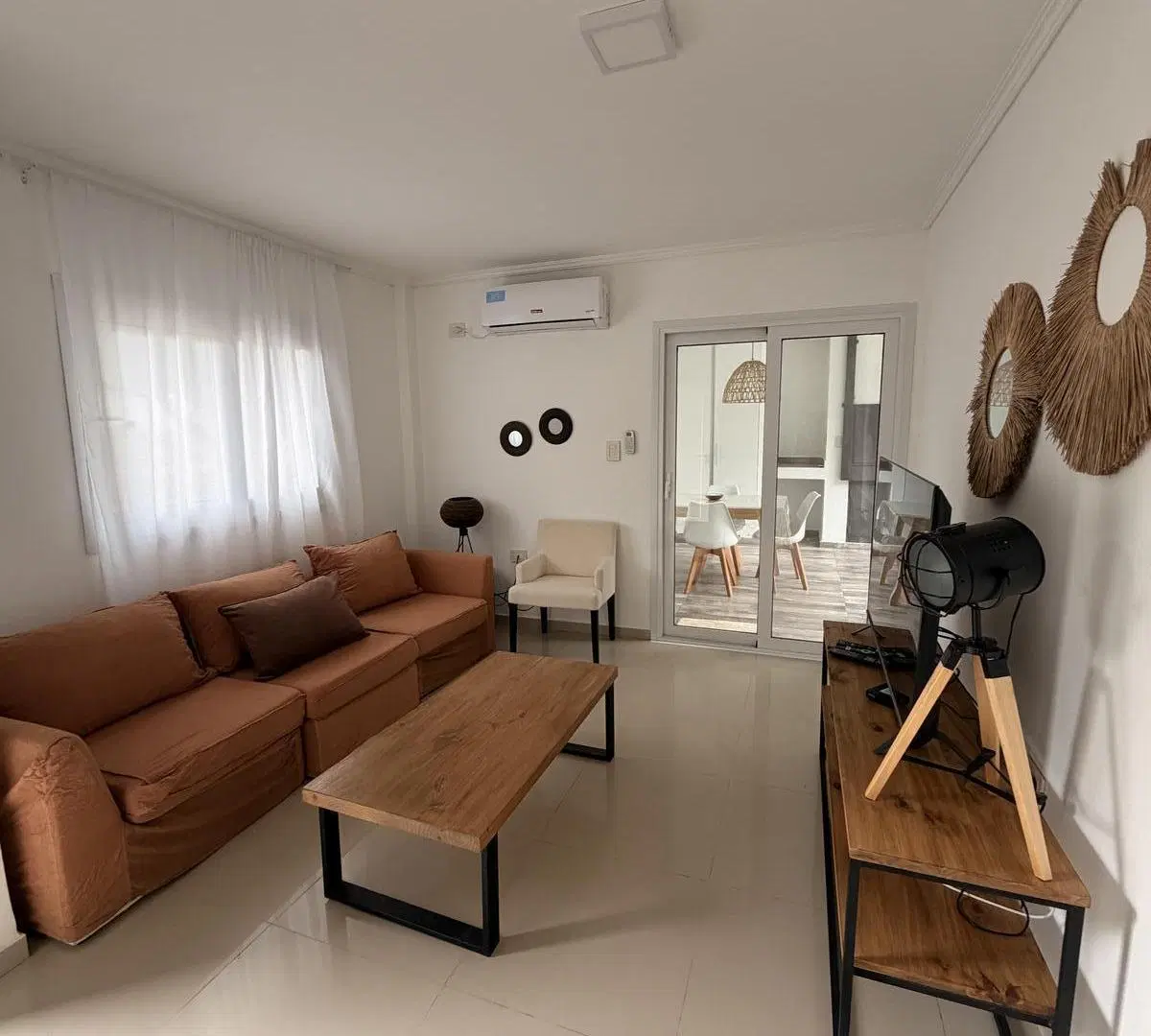 Casa Duplex Amoblada en Alquiler- La Calandria zona sur 3