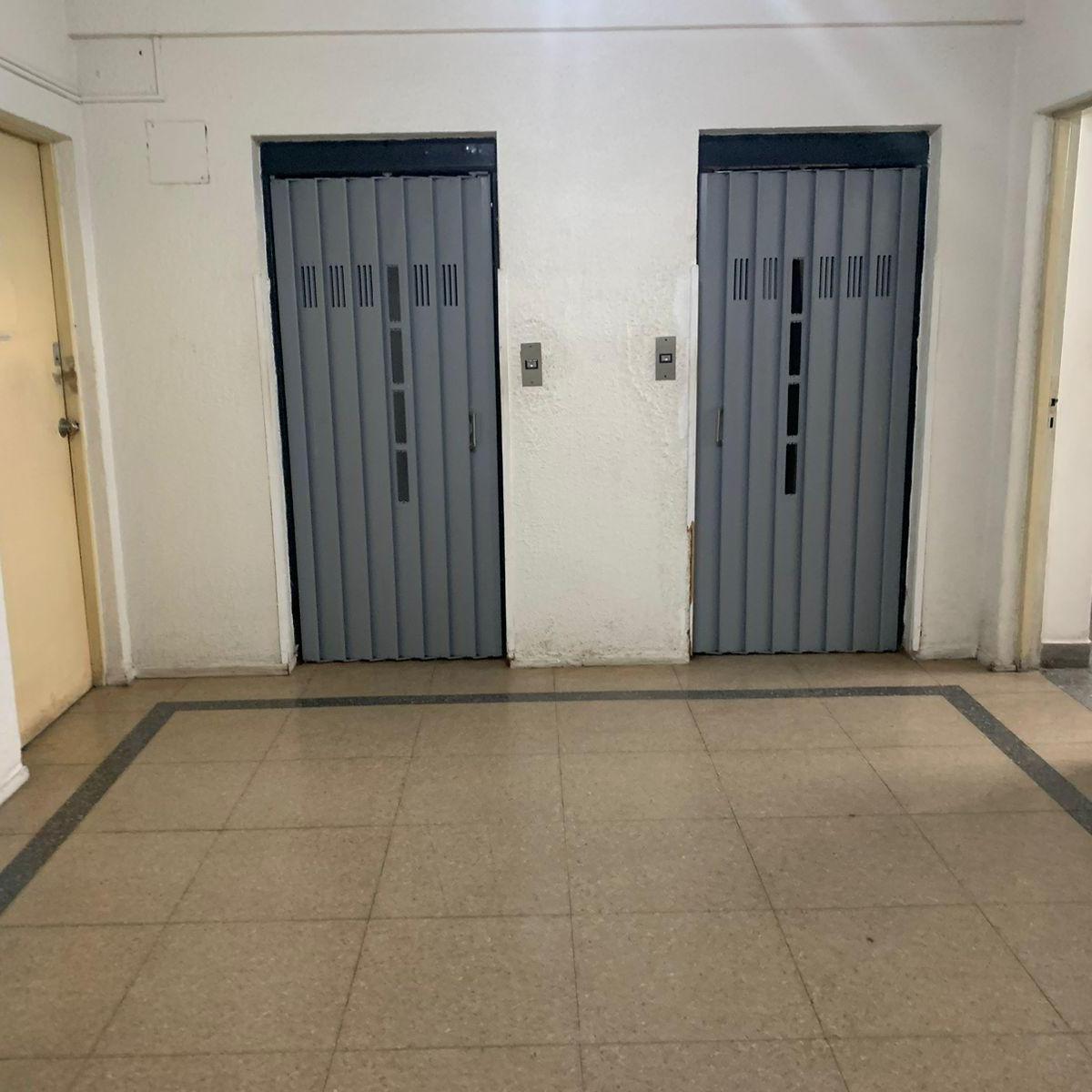 OFICINA EN VENTA 48 E/ 7 y 8 EDIFICIO PALACIO DE CRISTAL, LA PLATA.-