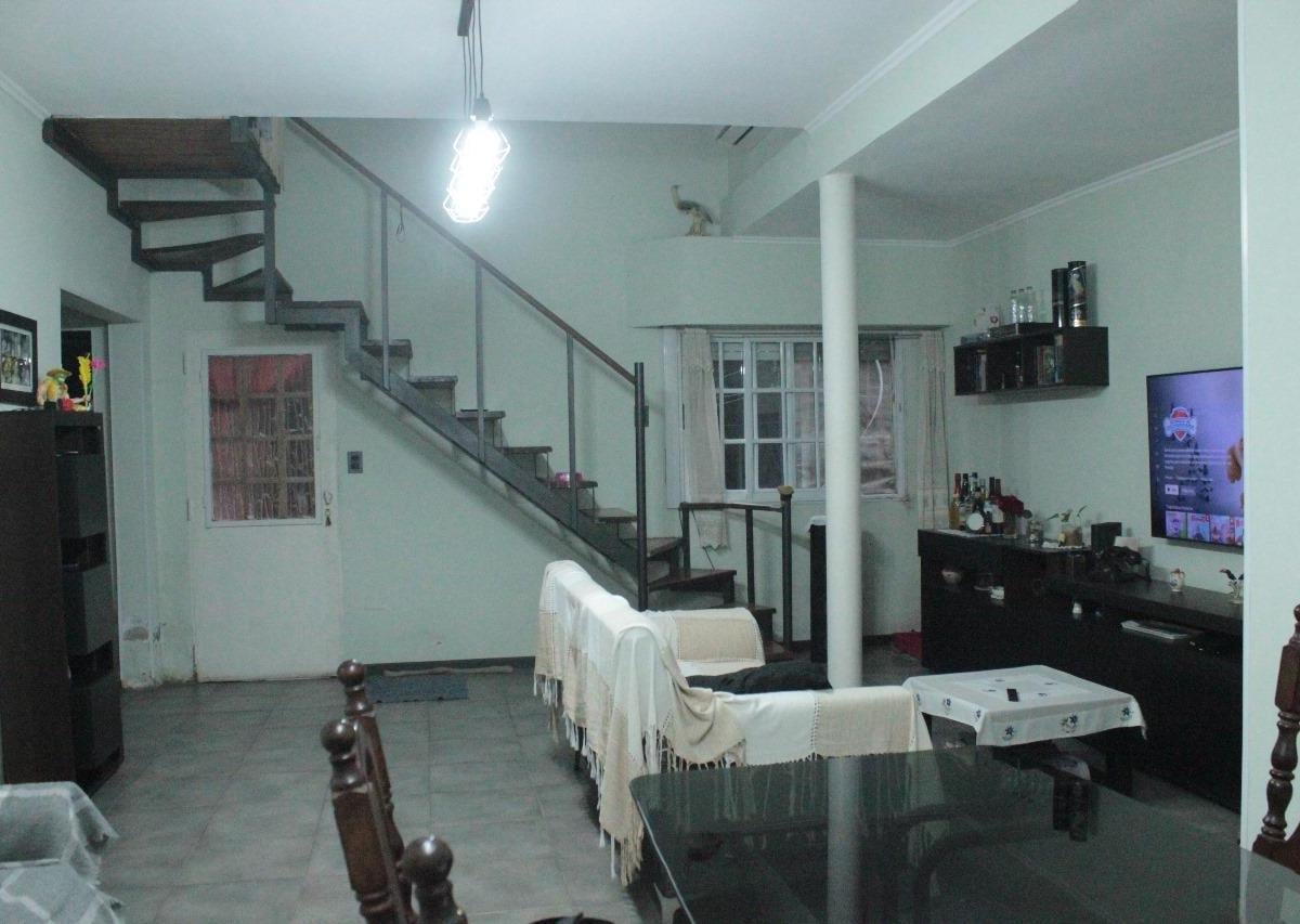 CASA EN VENTA DE 3 DORMITORIOS CON COCHERA EN 145 E 46 y 47 SAN CARLOS, LA PLATA.-