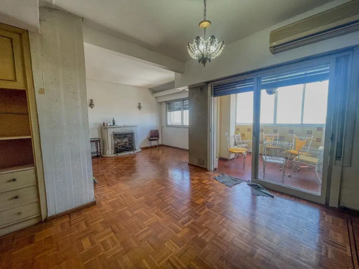 7 ENTRE 41 Y 42 DPTO DE 4 DORMIS, BALCON, COCHERA, BAULERA Y DOS COCHERAS EN VENTA, LA PLATA.- 5