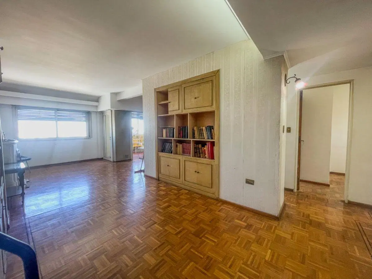 7 ENTRE 41 Y 42 DPTO DE 4 DORMIS, BALCON, COCHERA, BAULERA Y DOS COCHERAS EN VENTA, LA PLATA.- 1