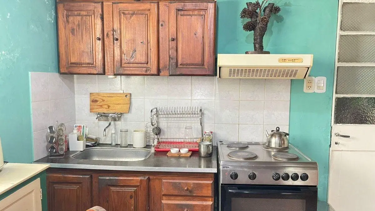 152BIS E/ 63 Y 64 CASA EN VENTA DE DOS DORMITORIOS, LOS HORNOS, LA PLATA.- 2