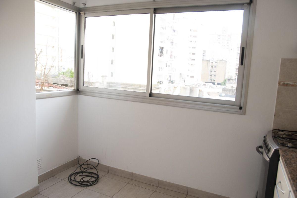 Foto de 7 E/ 54 y 55 PISO DE 2 DORMITORIOS, BALCÓN CERRADO AL FRENTE Y ABIERTO, imagen 4
