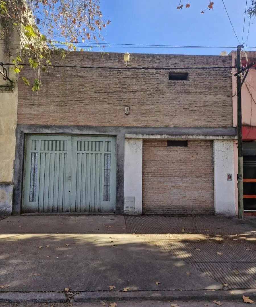 Alvear al 2600 (Galpón con oficina e ingreso vehicular) 1