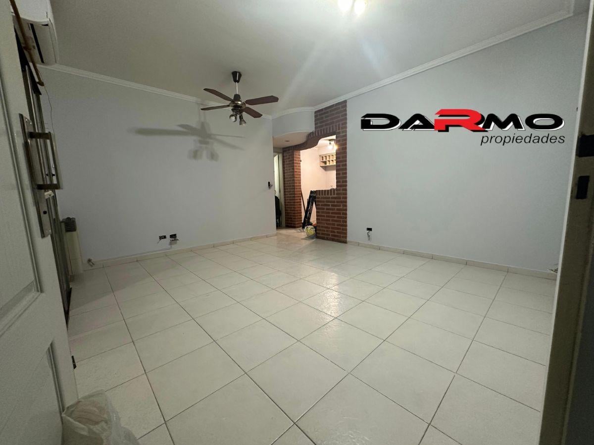 Excelente 2 Ambientes con balcón Recién Pintado en Buena Ubicación - Villa Lugano