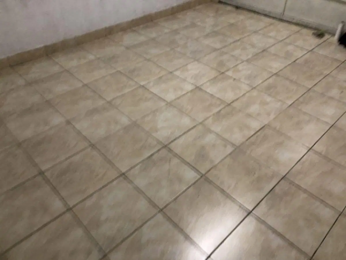 EXCELENTE LOCAL COMERCIAL SOBRE CHILAVERT (CENTRO COMERCIAL LUGANO) 20 M2 APROX IDEAL VARIOs RUBROS 5