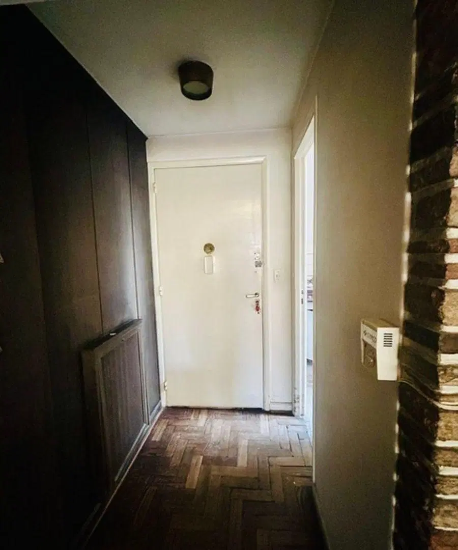 EXCELENTE DEPARTAMENTO A RECICLAR DE 3 AMBIENTES CON DEPENDENCIA, MUY LUMINOSO CON BALCON AL CONTRAF 3
