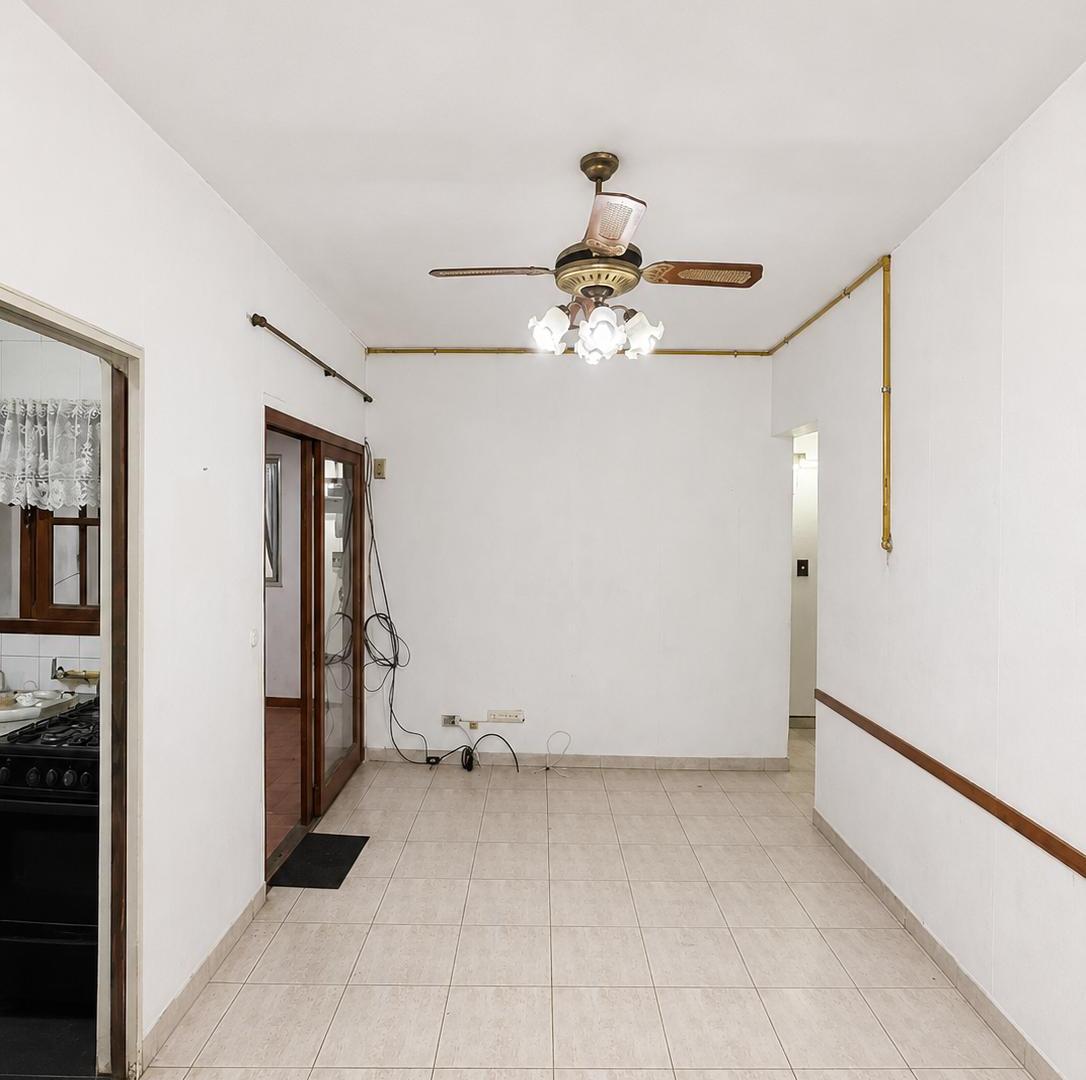 Foto de Departamento de 3 ambientes en planta baja con patio – Almagro, imagen 2