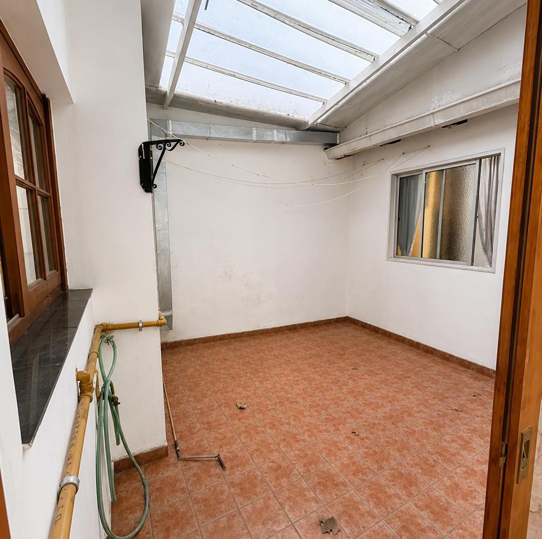 Foto de Departamento de 3 ambientes en planta baja con patio – Almagro, imagen 1