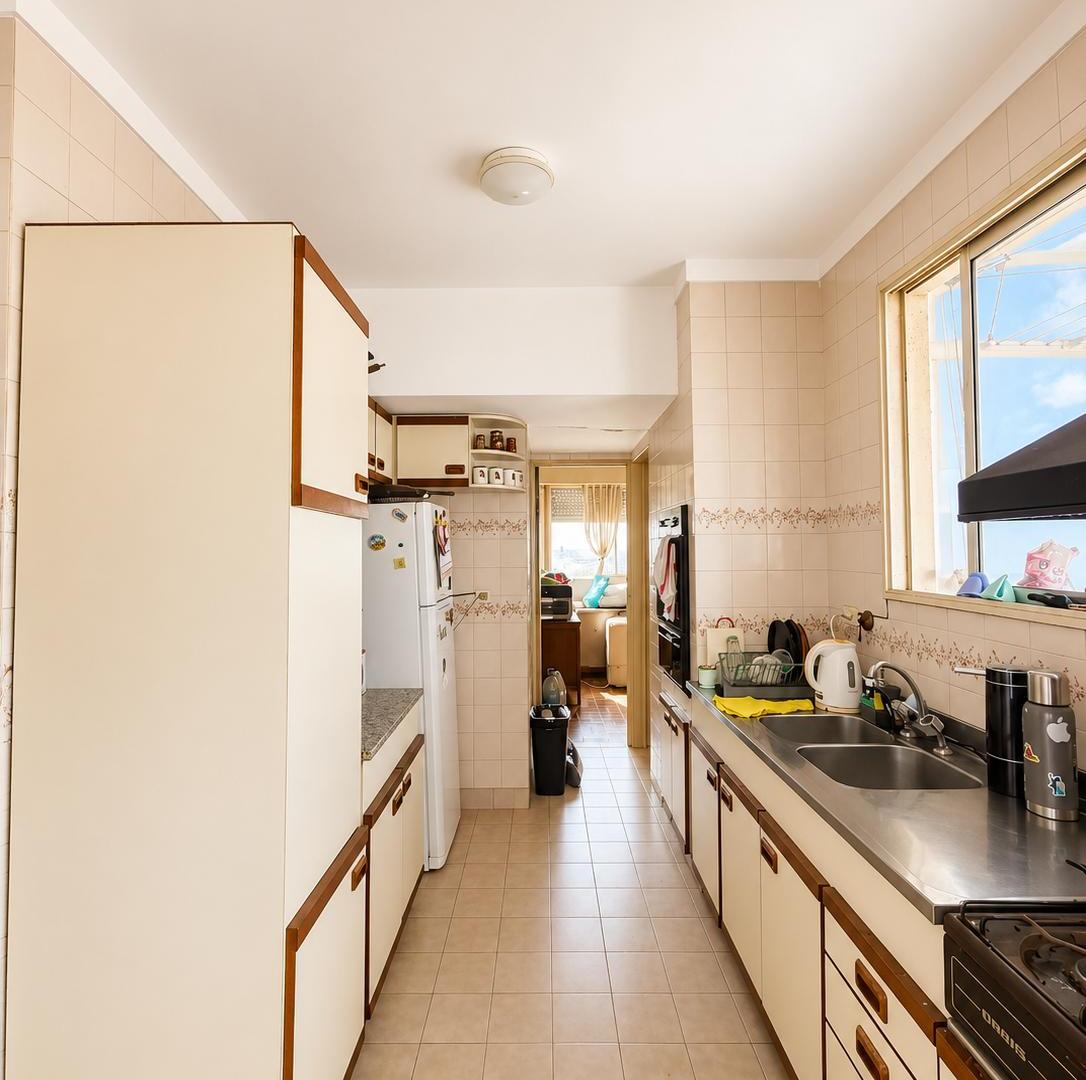 Foto de Departamento 4 ambientes con dependencia, con cochera y baulera– Villa, imagen 2