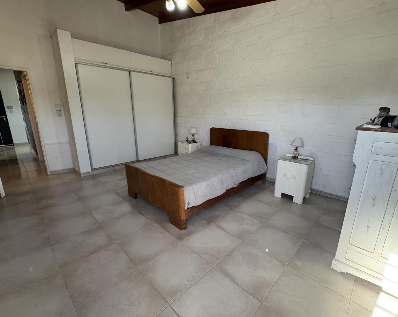 Foto de Excelente casa con gran terreno y pileta en Funes City, imagen 2