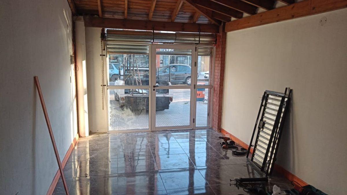 Foto de Local comercial en alquiler en Lanús Este, imagen 1