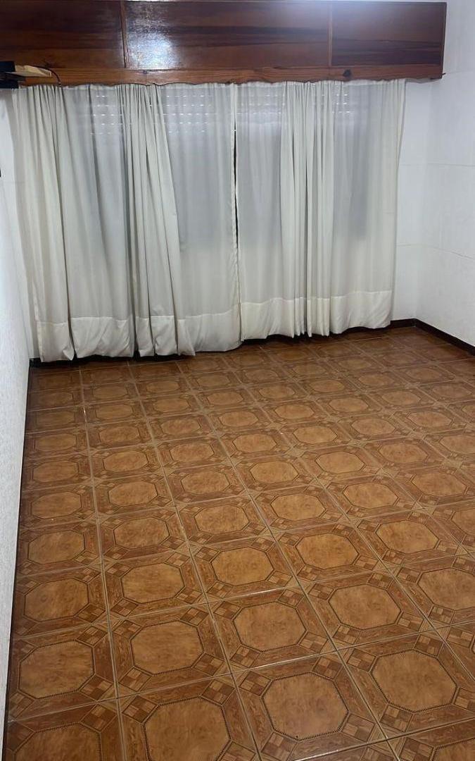 Foto de Casa de 180 m² con 4 dormitorios en alquiler en Remedios de Escalada, imagen 5