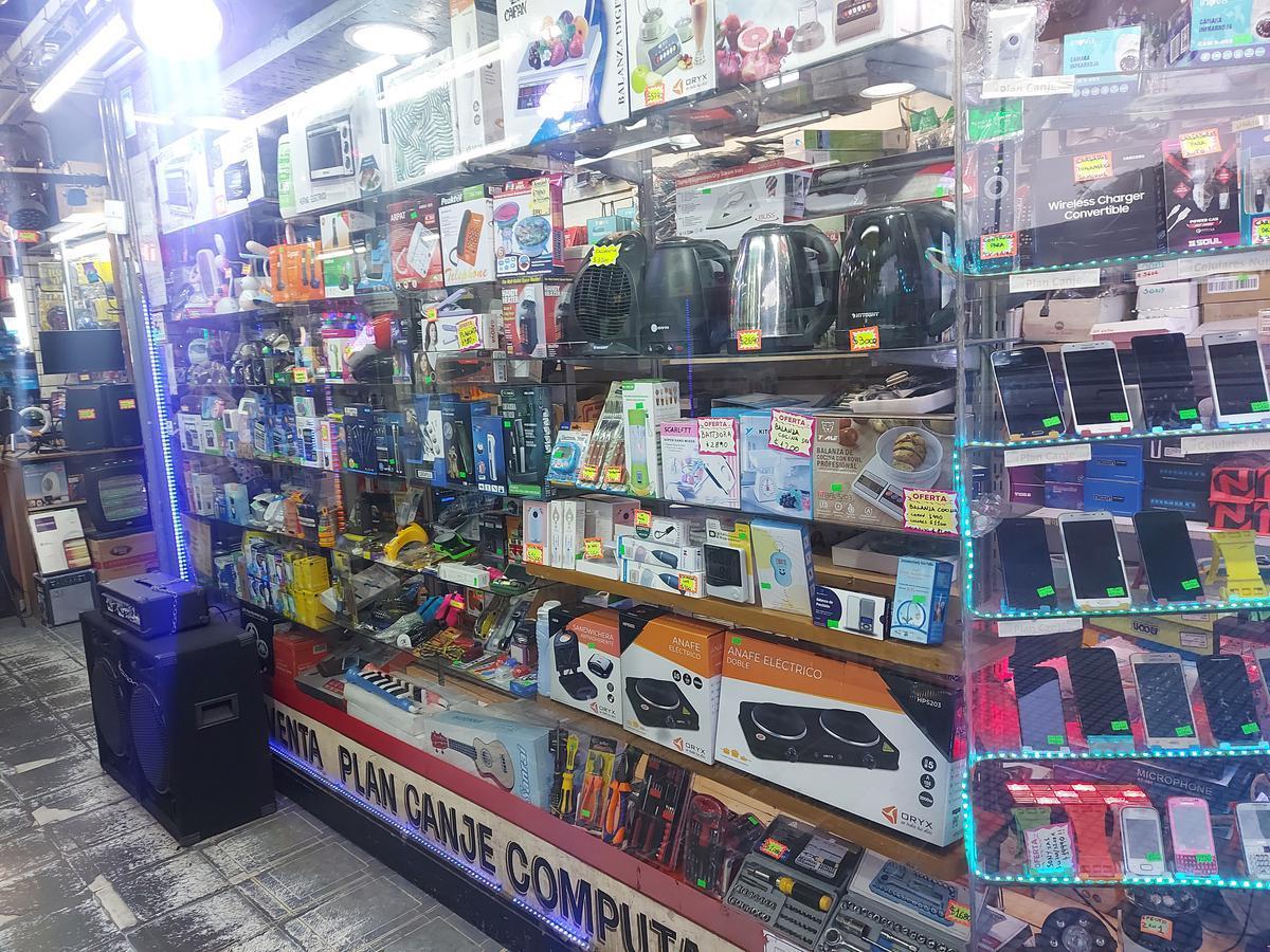 Oportunidad Venta Fondo de Comercio Elctrónicos Nueva Pompeya Retasado 3