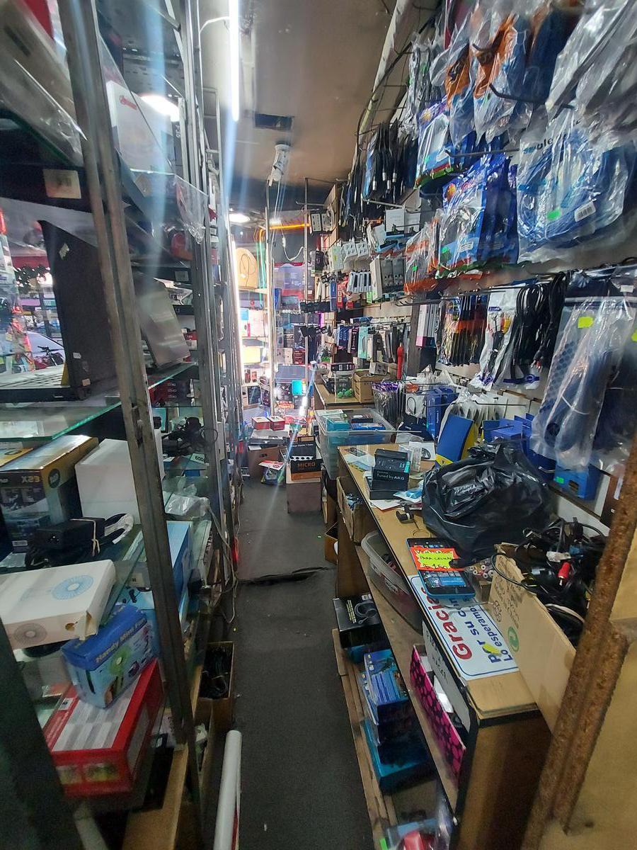 Oportunidad Venta Fondo de Comercio Elctrónicos Nueva Pompeya Retasado 2