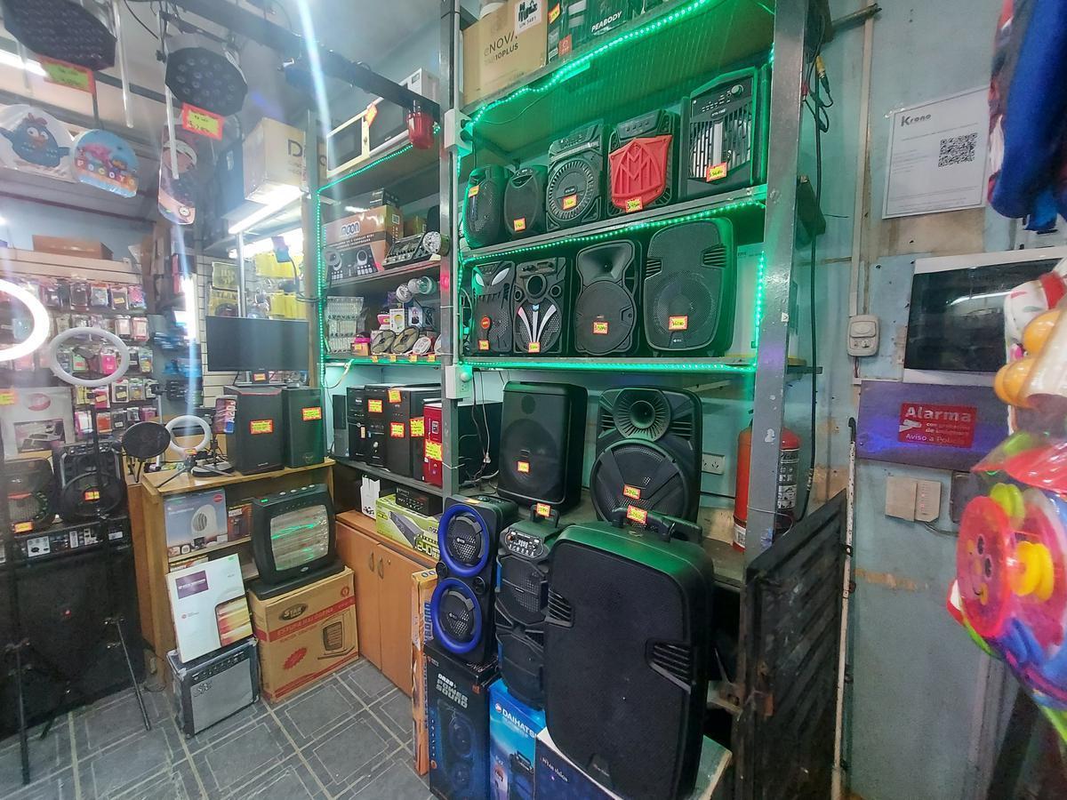 Oportunidad Venta Fondo de Comercio Elctrónicos Nueva Pompeya Retasado 4