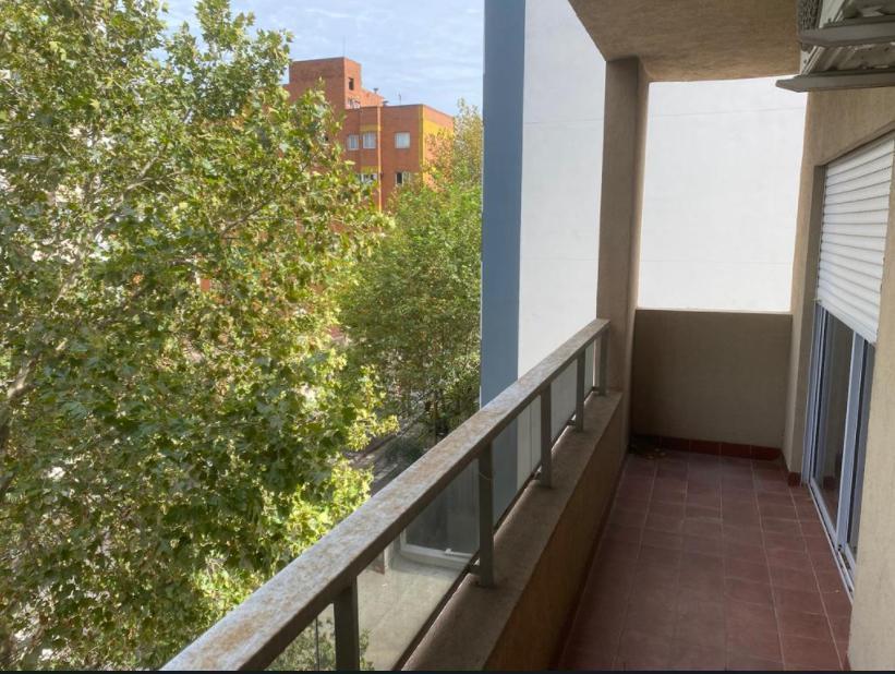 Departamento 2 Amb Al Frete con Balcon 3