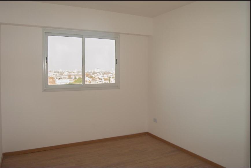 Departamento 4 Ambientes Frente Piso 11 H con Cochera - General San Martin 4