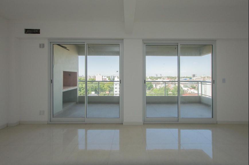 Departamento 4 Ambientes Frente Piso 11 H con Cochera - General San Martin 2