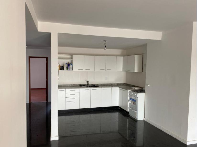Venta Departamento de 3 Dorm. Quincho y Amplia Terraza 2