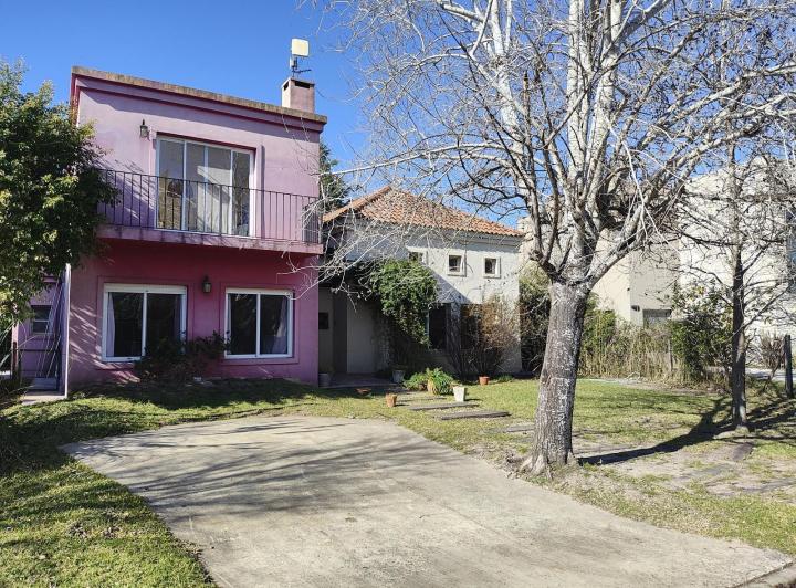 Venta Casa de Autor al Lago en Santa Catalina para renovar a Precio de Oferta 3