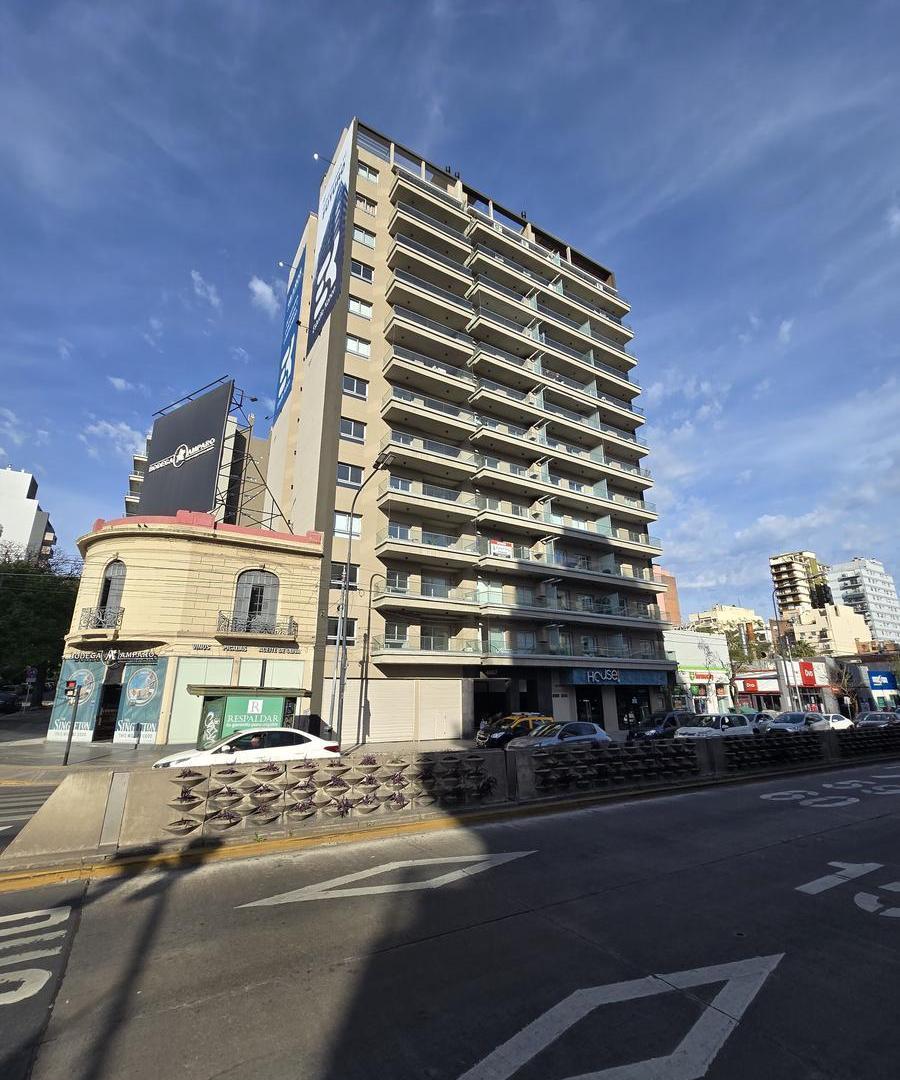 Departamento 3 Ambientes Lateral - Av. Cabildo en Nuñez