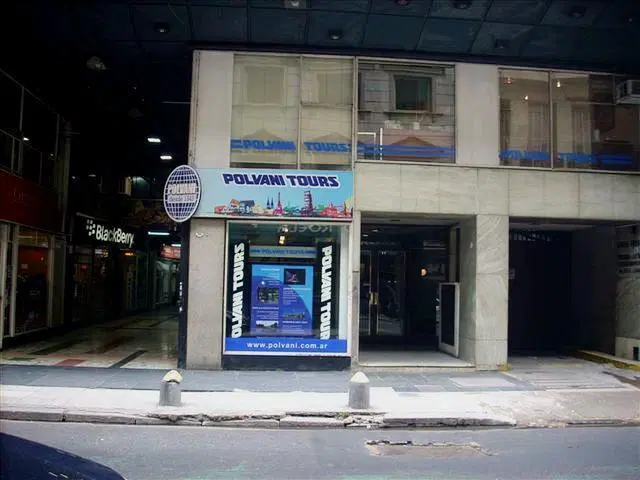 Venta Local al Frente | Oportunidad Comercial | Doble Planta de 182 m² | Alto Flujo Peatonal 5