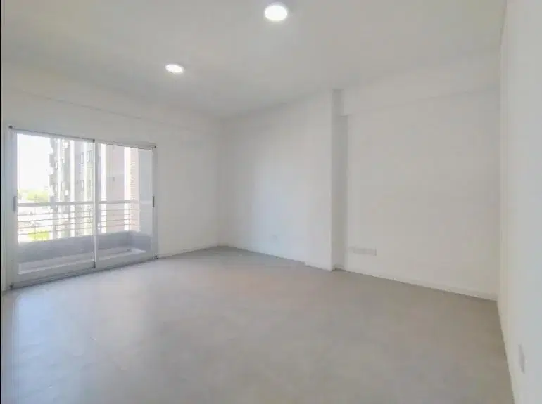 Venta  2 ambientes con balcon      - S.Martin(Ctro) 4