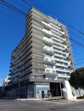Departamento en Venta   3 ambientes Gran Balcon aterrazado y cochera cubierta    - San Martin 2