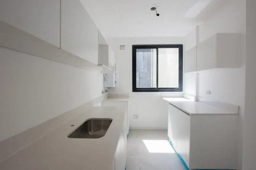 Departamento en  venta de 3 ambientes al frente con balcón y terraza propia.- San martin centro 5
