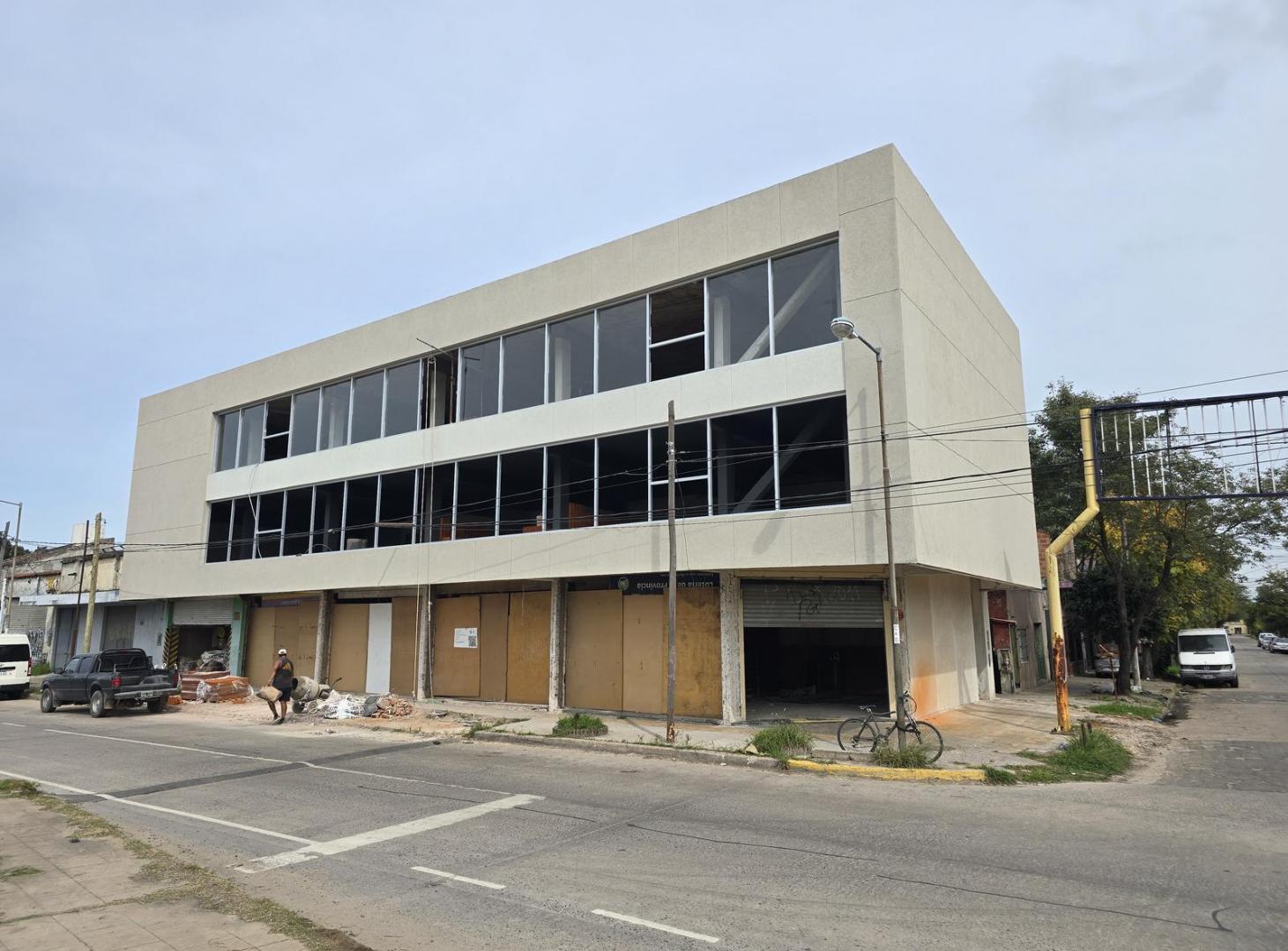 Foto de Alquiler de Piso de OFICINAS 2 do piso planta Libre en Belen De Escobar, imagen 3