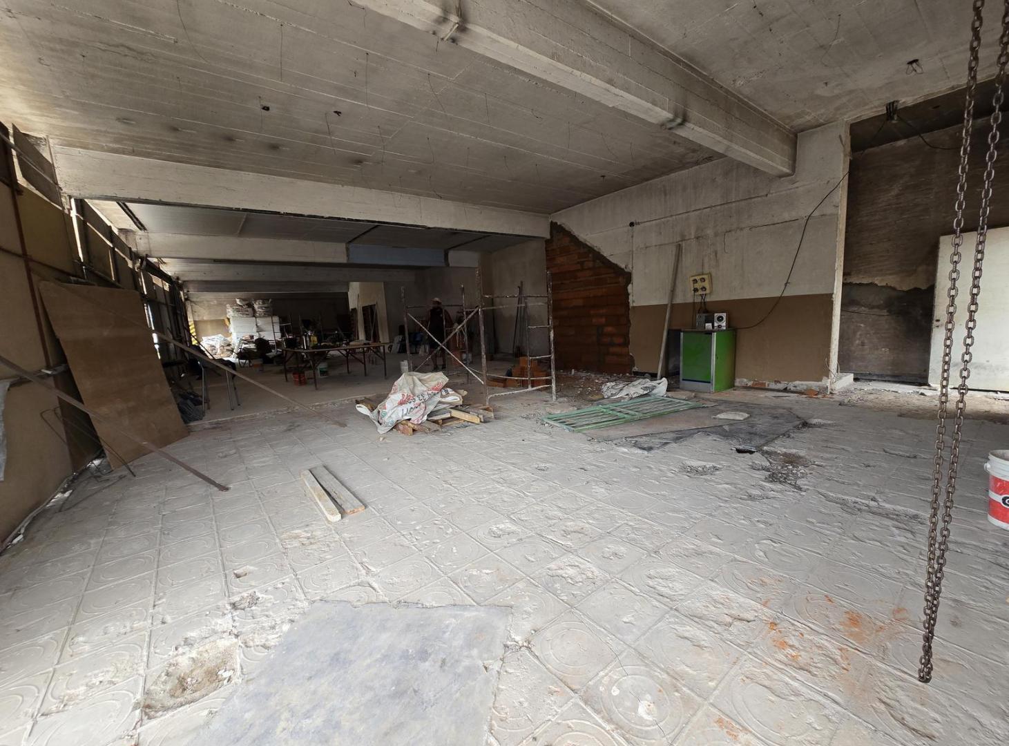 Foto de Alquiler LOCAL Comercial PB y 2 Pisos Platas Libres en Belen De Escobar, imagen 4