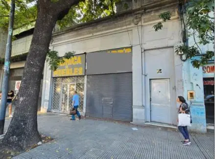 Alquiler de Amplio Local en Av Ruivadavia 7800 Floresta 4