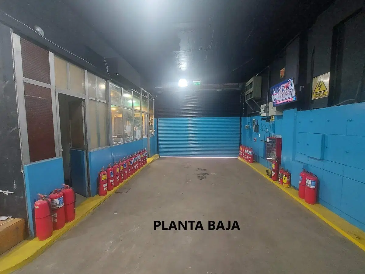 EDIFICIO INDUSTRIAL / COMERCIAL / DEPÓSITO DE 6.600 M2 EN ALMAGRO SUR 8