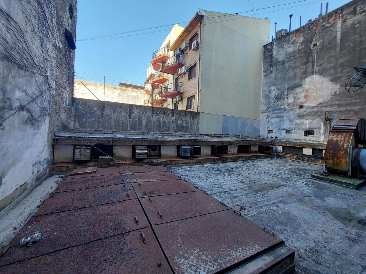 Foto de EDIFICIO INDUSTRIAL / COMERCIAL / DEPÓSITO DE 6.600 M2 EN ALMAGRO SUR, imagen 3