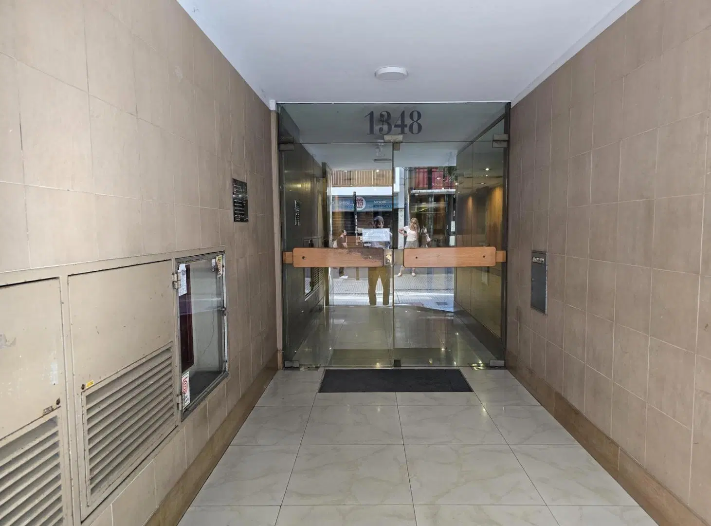 Oficina de 2 ambientes en Tribunales con baño propio 5