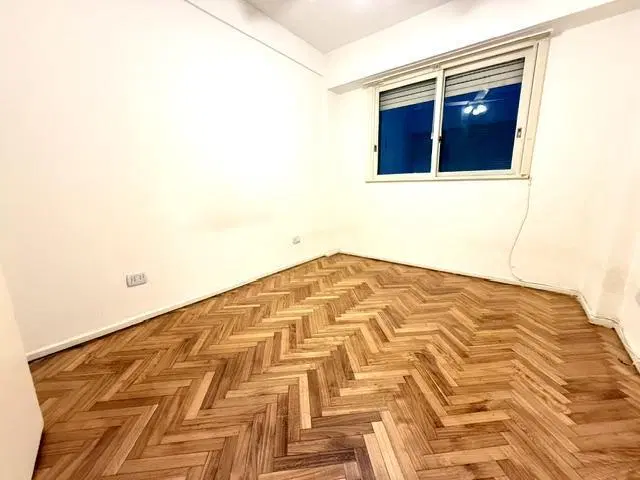 Dos ambientes en alquiler en Recoleta. Totalmente reciclado a re estrenar. Apto profesional 5