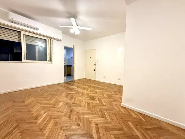 Dos ambientes en alquiler en Recoleta. Totalmente reciclado a re estrenar. Apto profesional 5