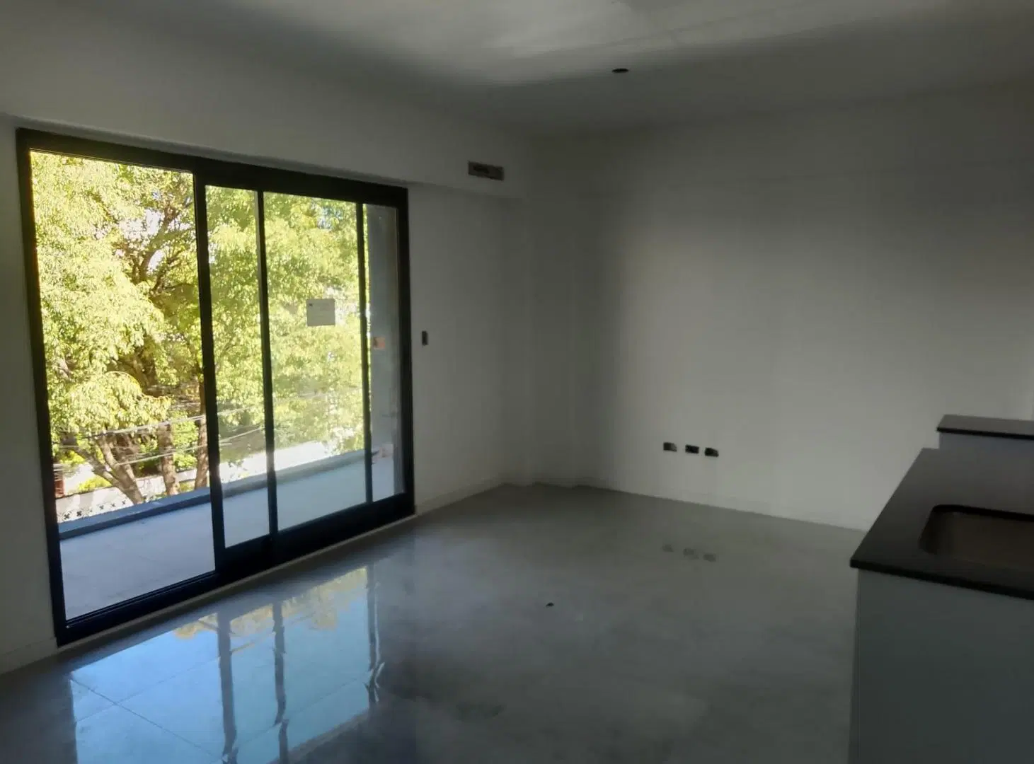 Venta Departamento  2 ambientes con Balcón  - Caseros 2