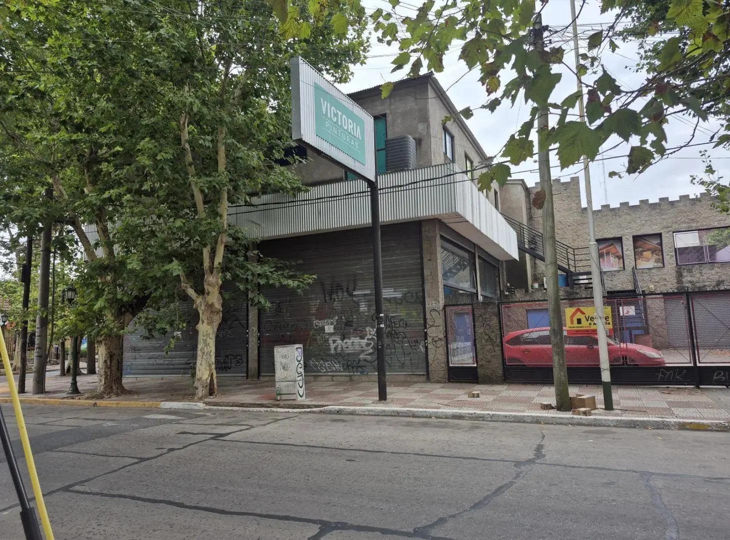 Local Comercial en  ALQUILER – Esquina con Estacionamiento – Centro de Monte Grande 4