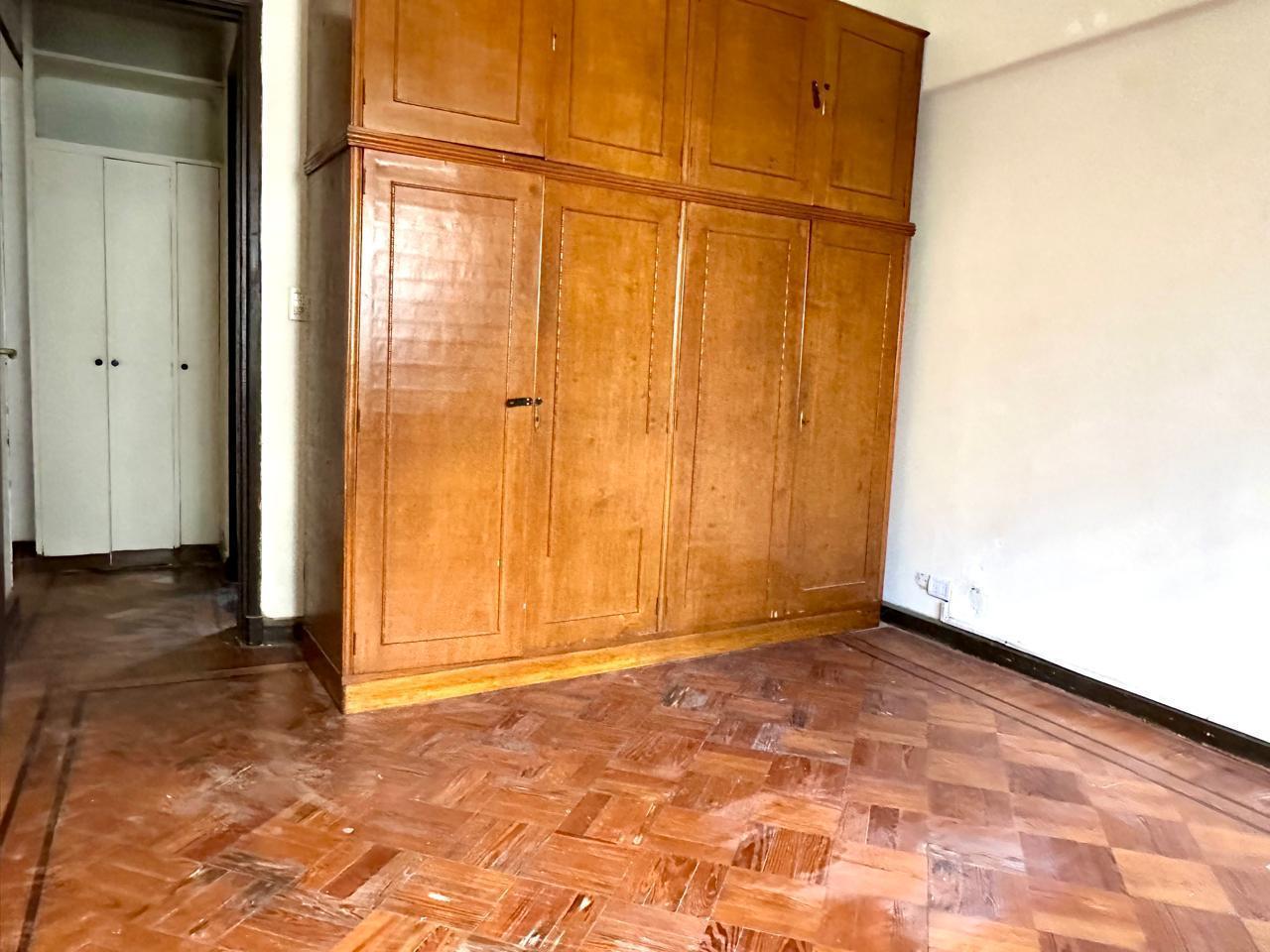 Foto de Dpto tres ambientes a reciclar en venta en el casco histórico. Alsina y, imagen 4